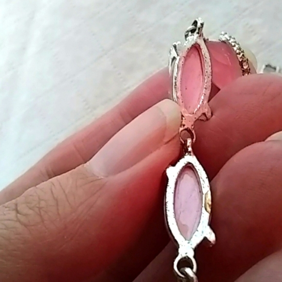 Avon Pink Silvertone Bracelet with Rhinestones | EUC - Picture 3 of 12